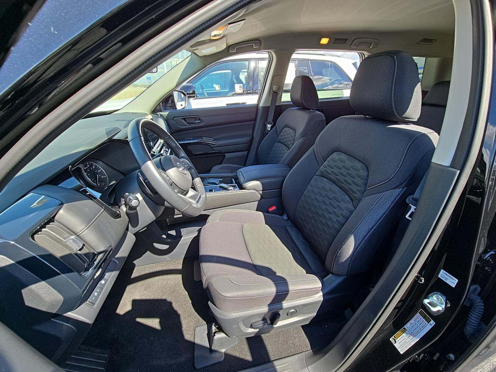 2024 Nissan Pathfinder SV FWD