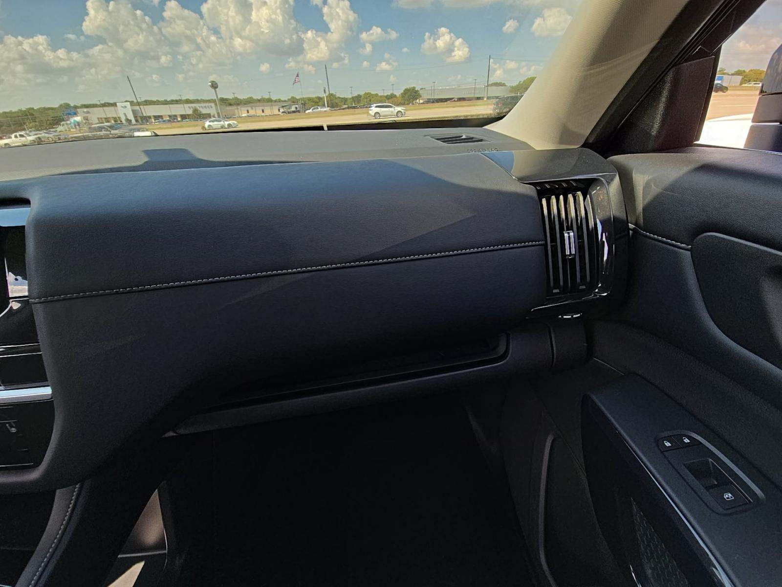 2024 Nissan Pathfinder SV FWD