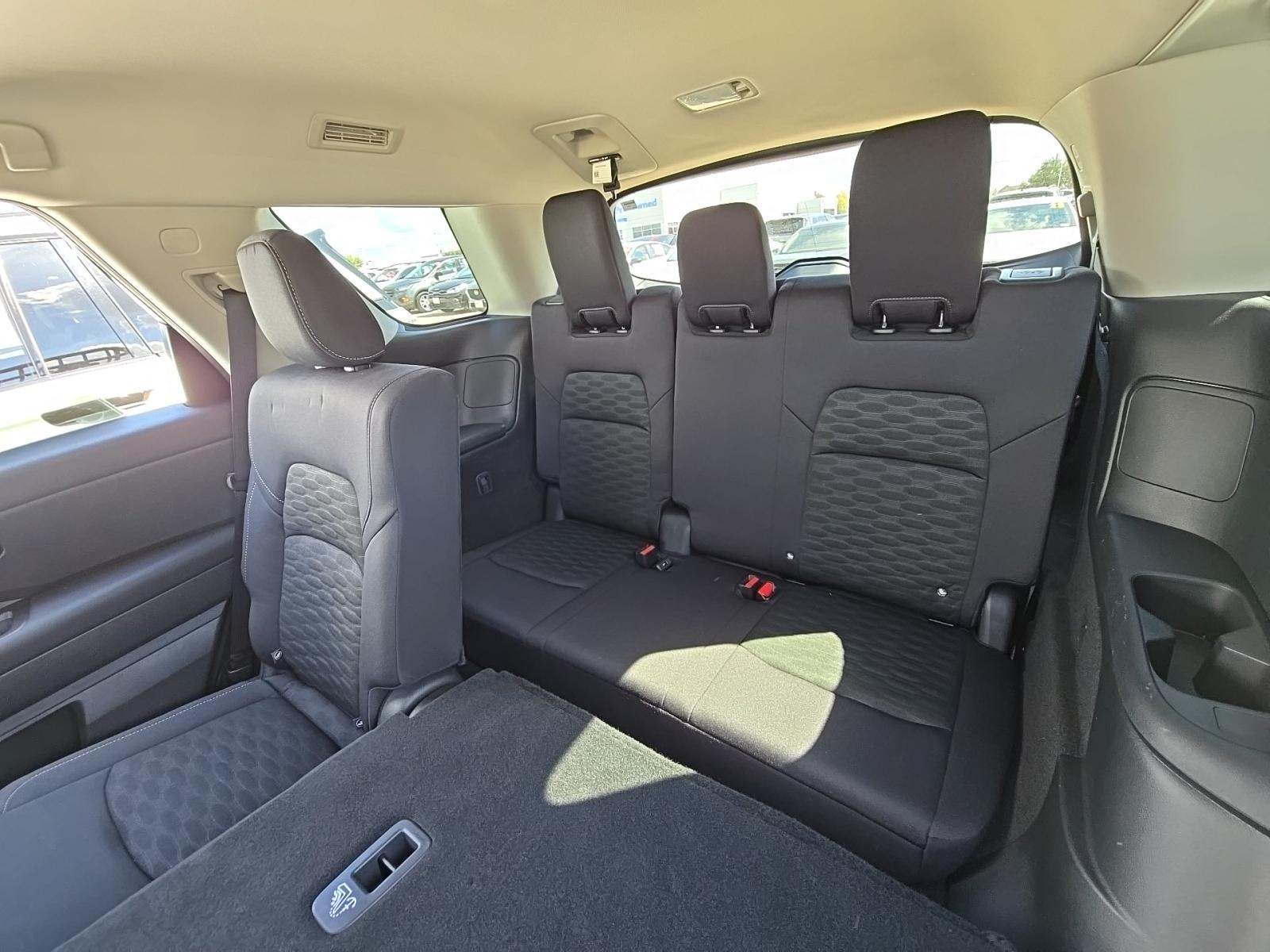 2024 Nissan Pathfinder SV FWD