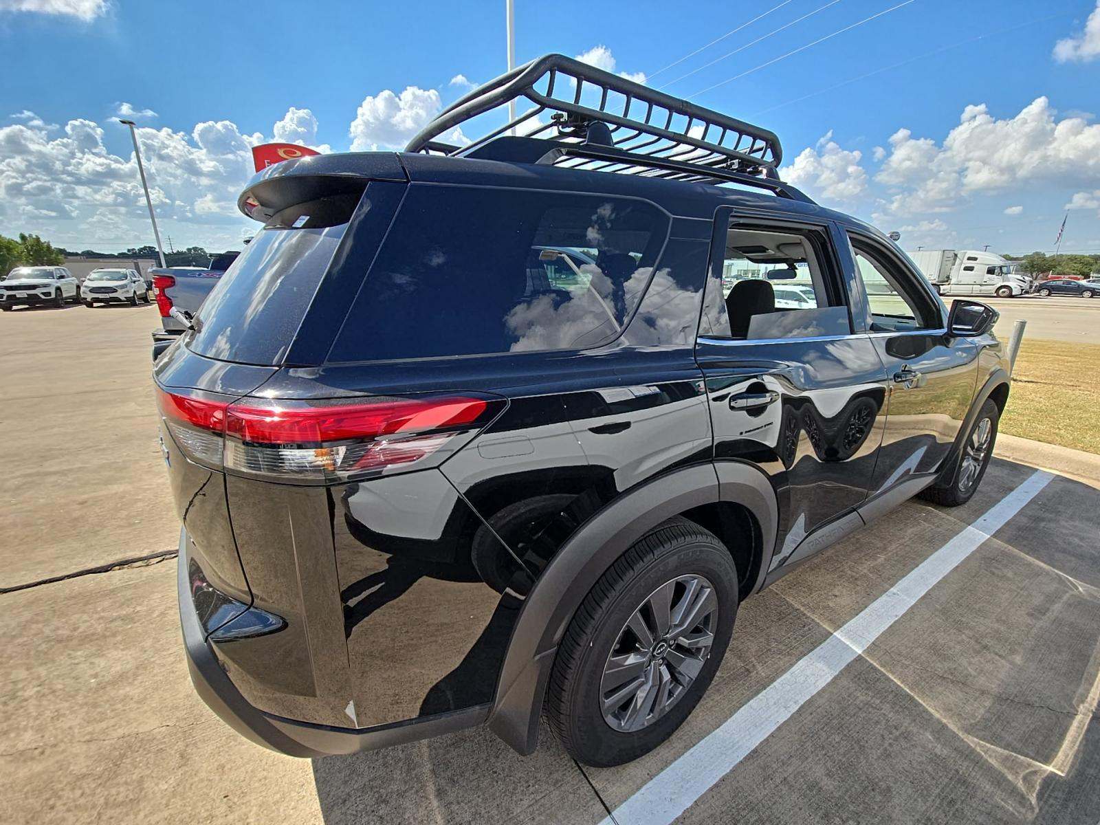 2024 Nissan Pathfinder SV FWD