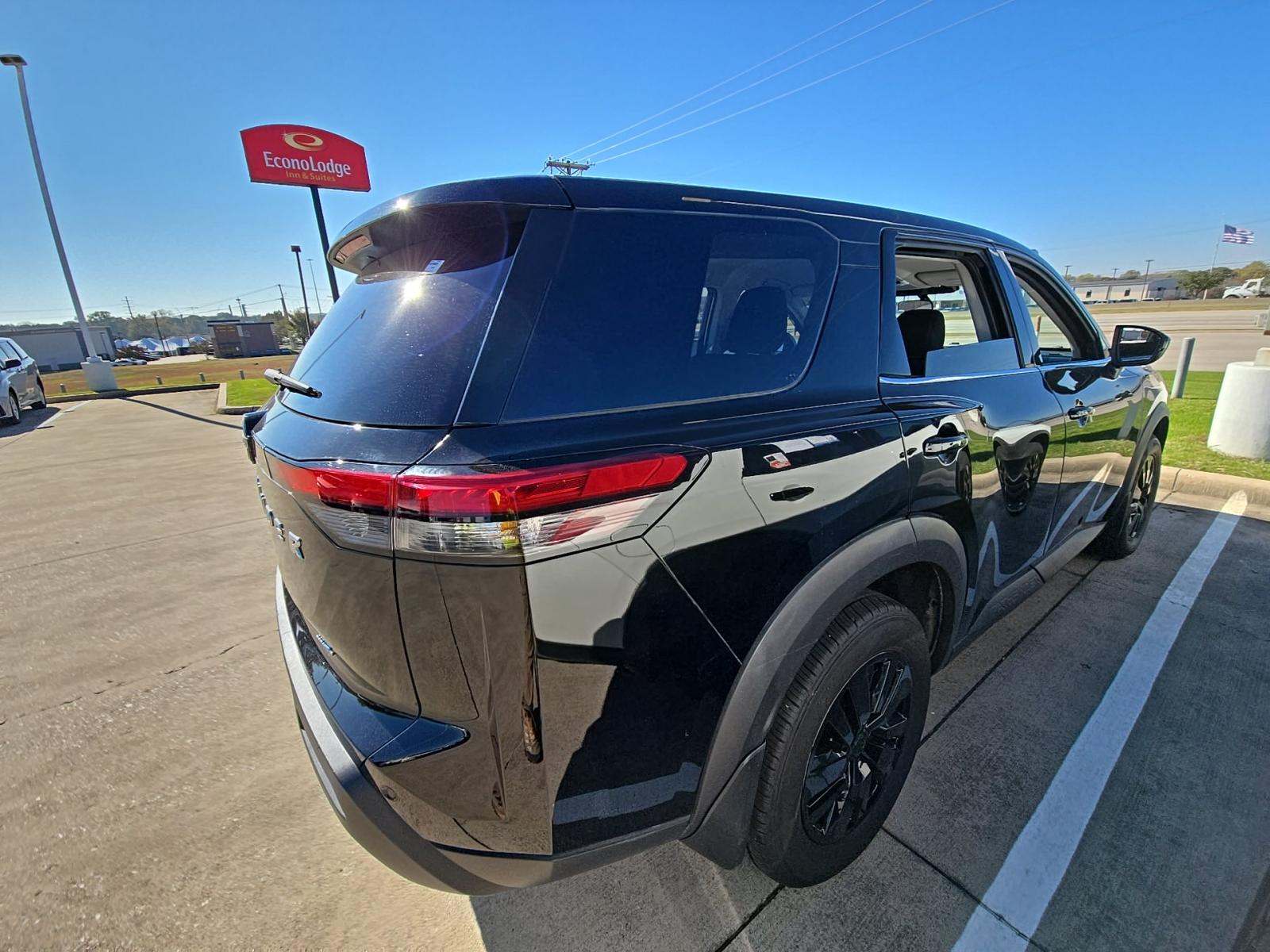 2024 Nissan Pathfinder S AWD