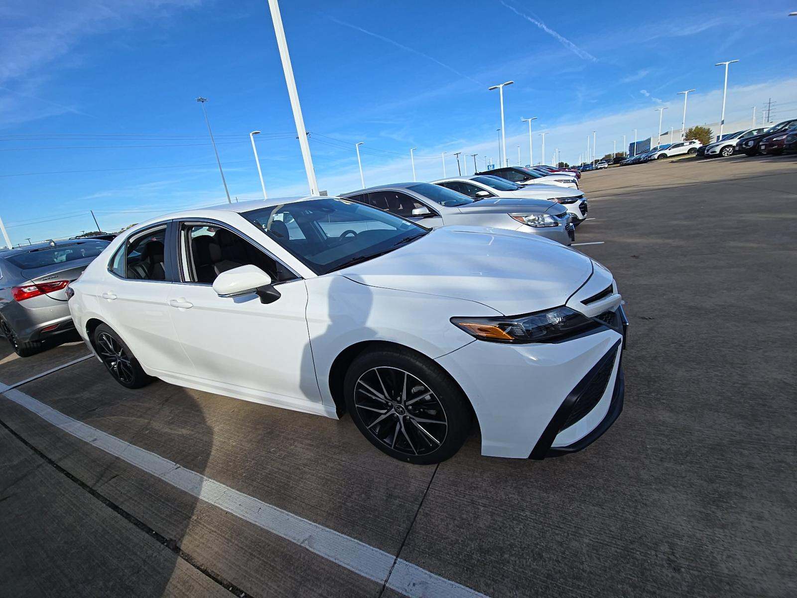 2024 Toyota Camry SE FWD
