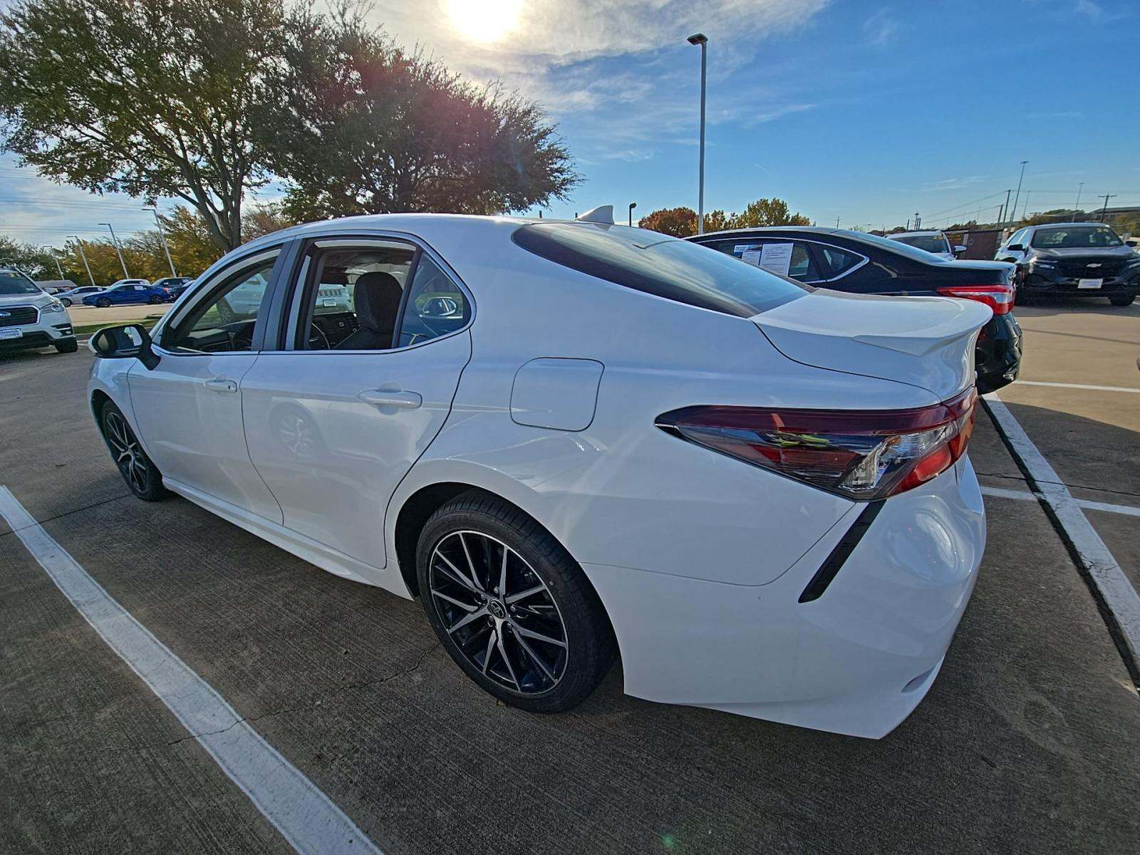 2024 Toyota Camry SE FWD