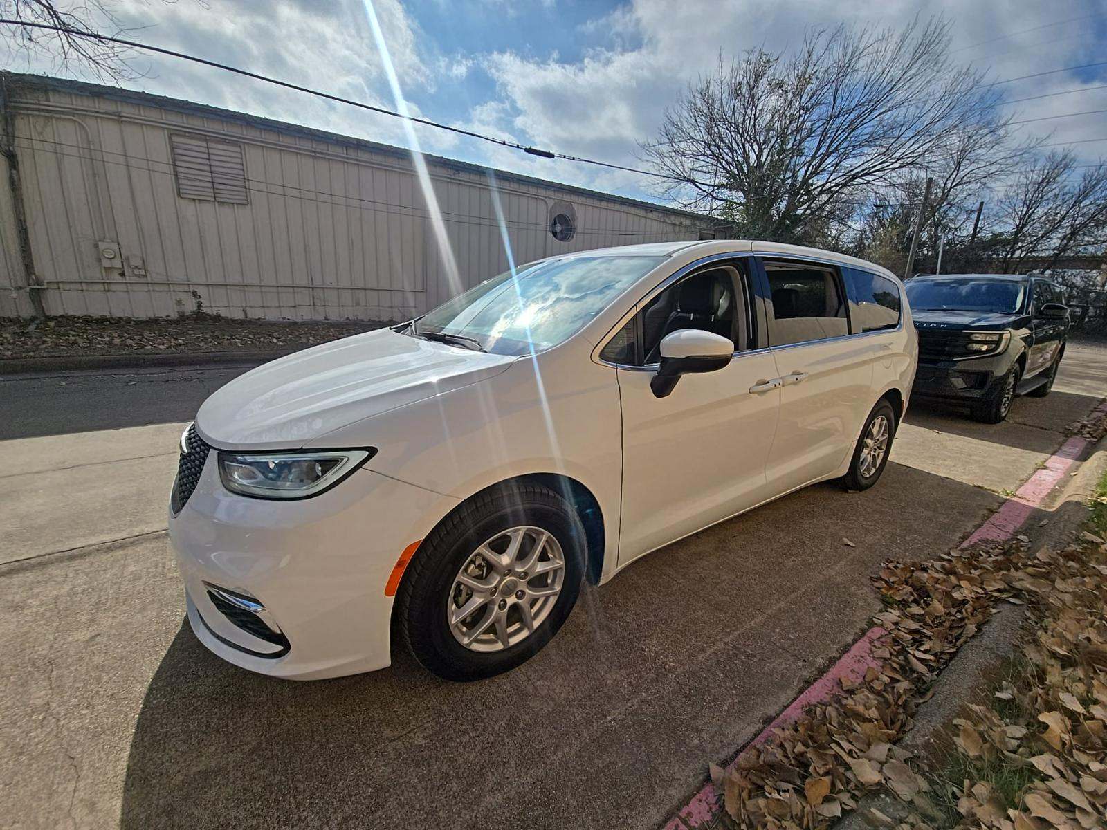 2023 Chrysler Pacifica Touring L FWD