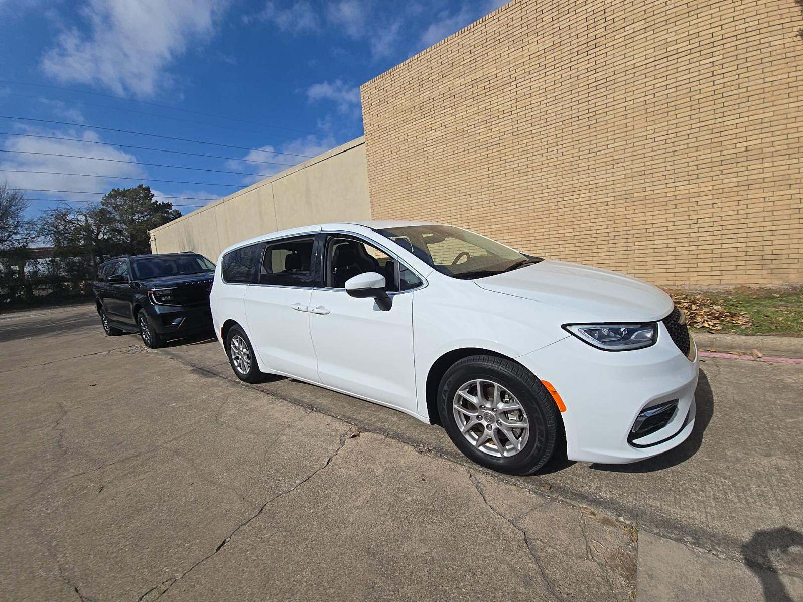 2023 Chrysler Pacifica Touring L FWD