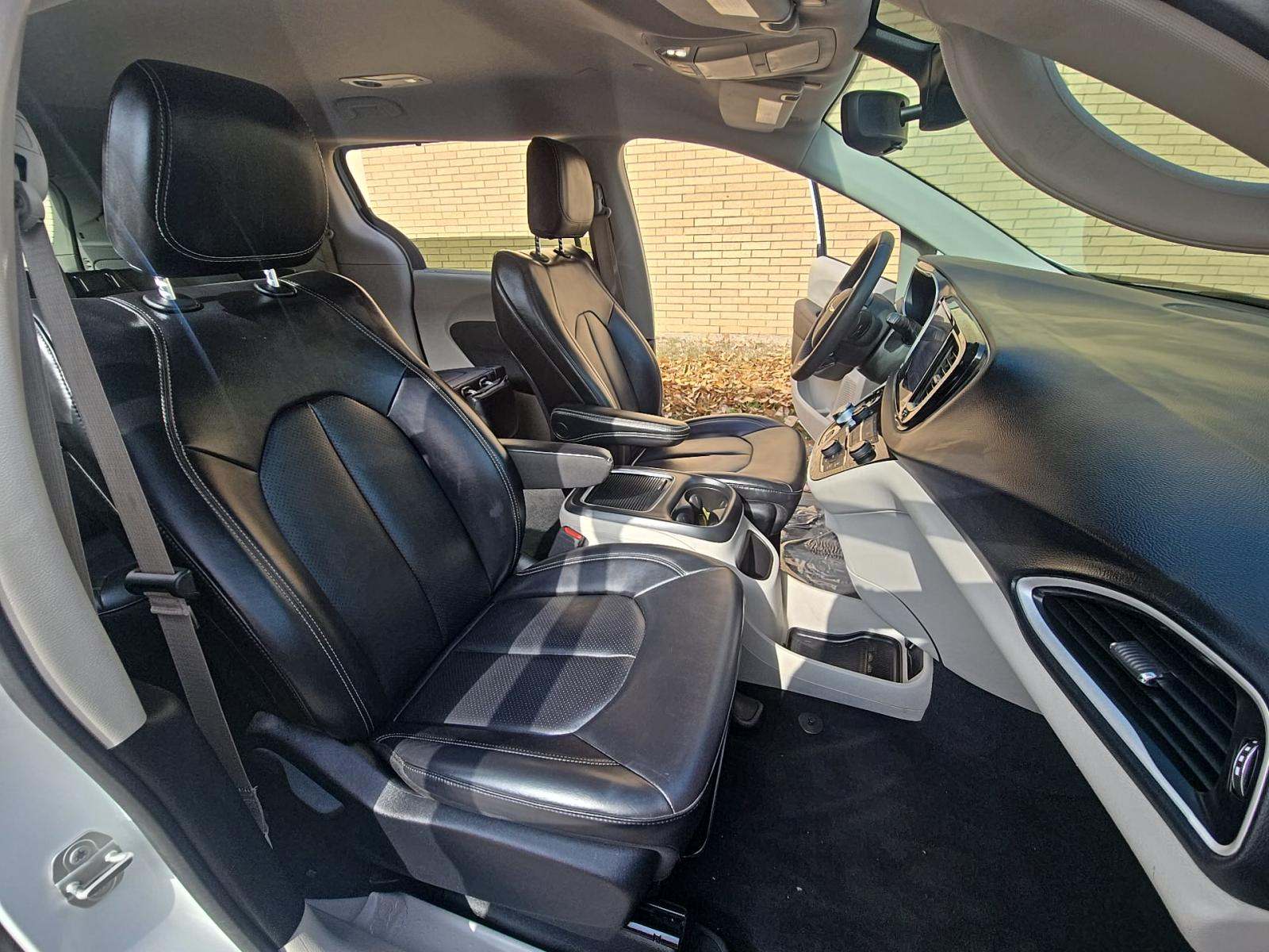 2023 Chrysler Pacifica Touring L FWD