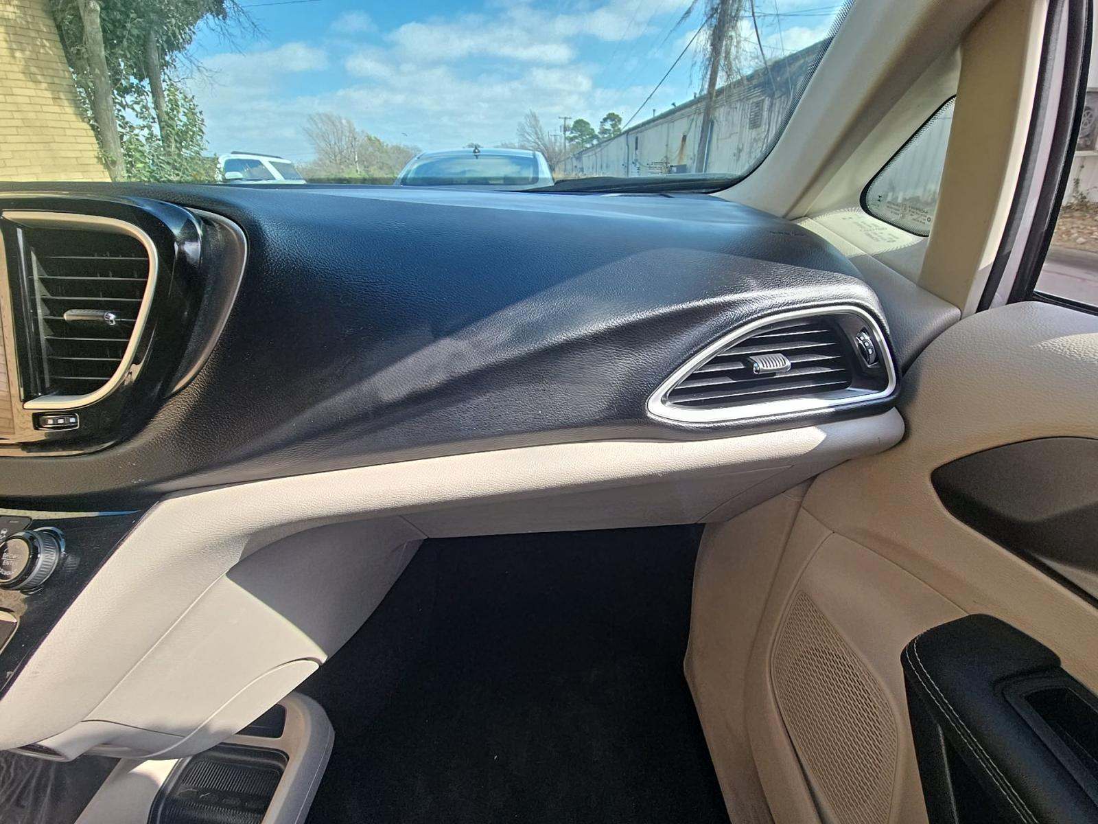 2023 Chrysler Pacifica Touring L FWD