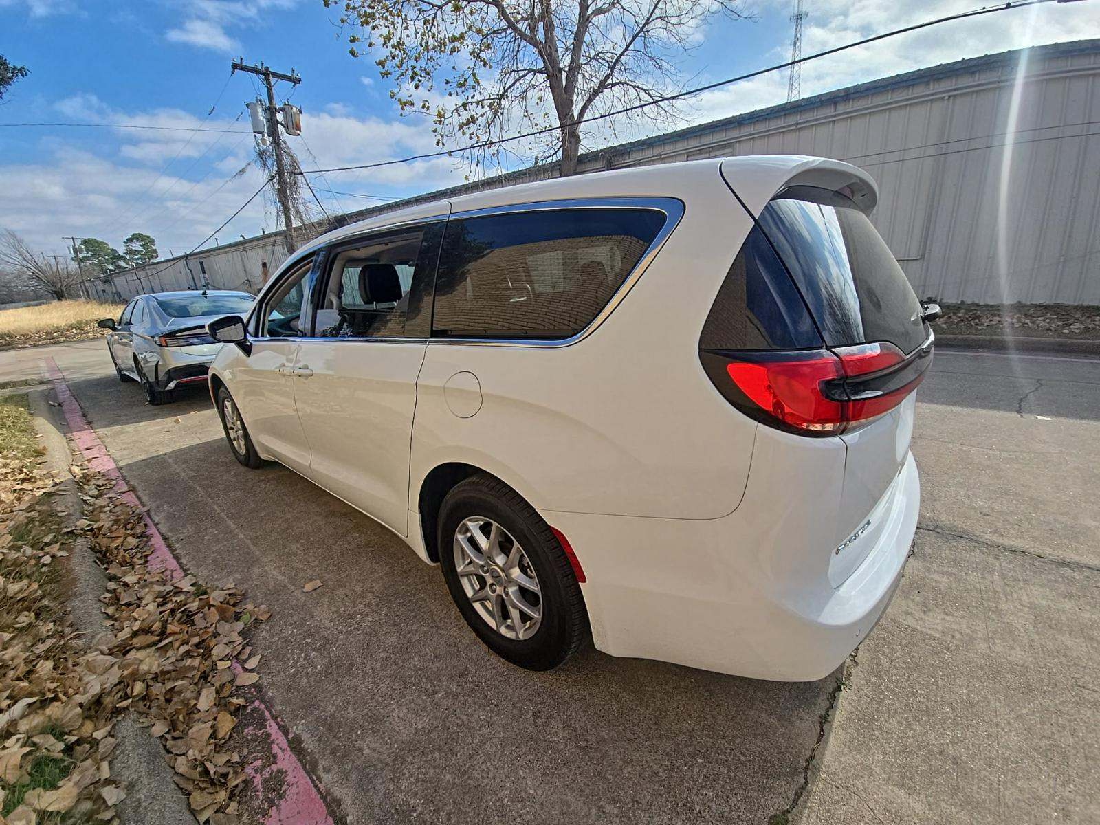 2023 Chrysler Pacifica Touring L FWD