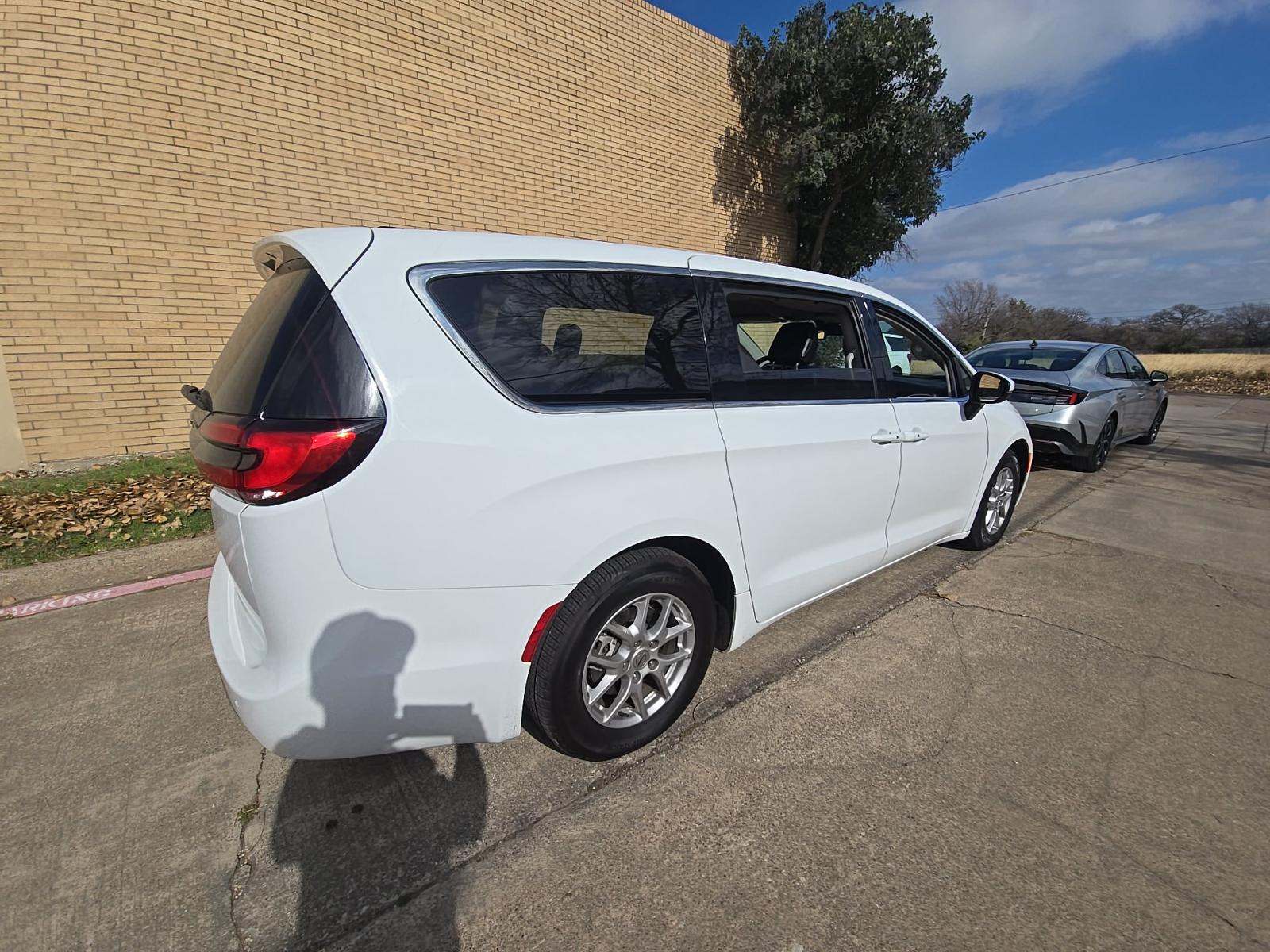 2023 Chrysler Pacifica Touring L FWD