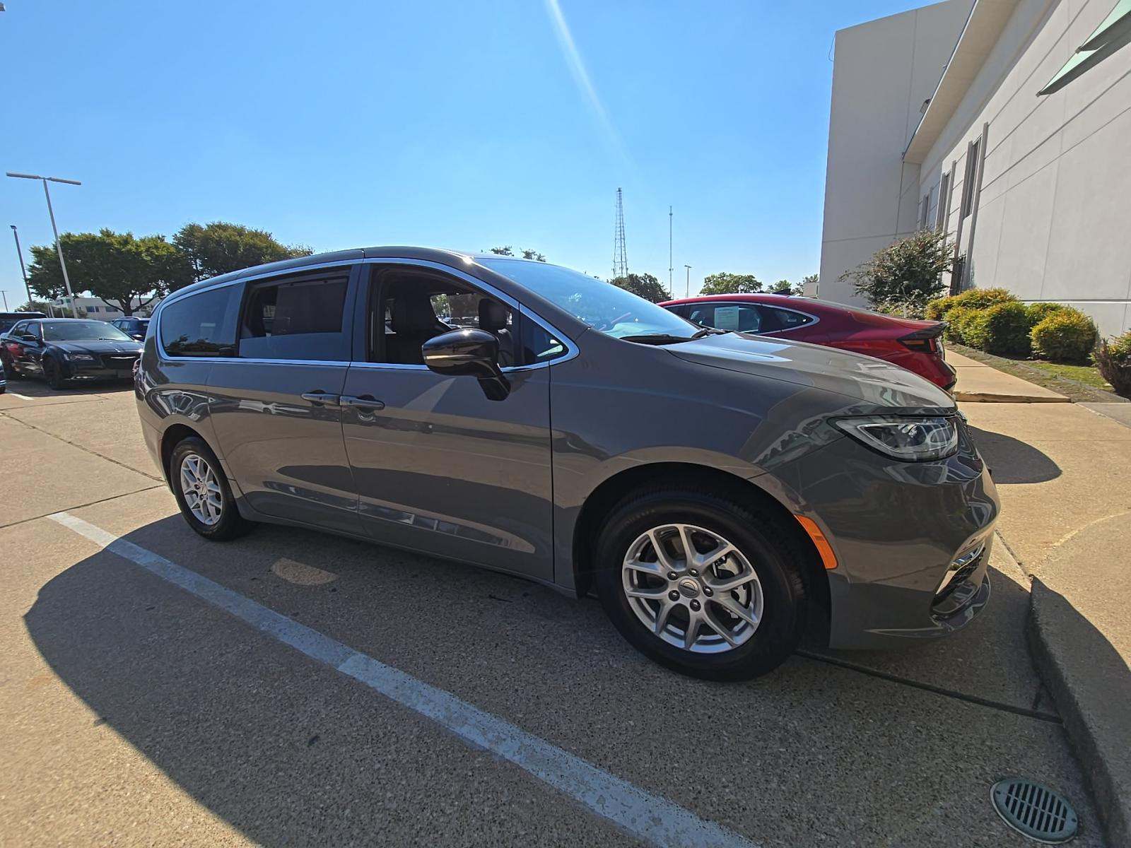 2025 Chrysler Pacifica Select FWD