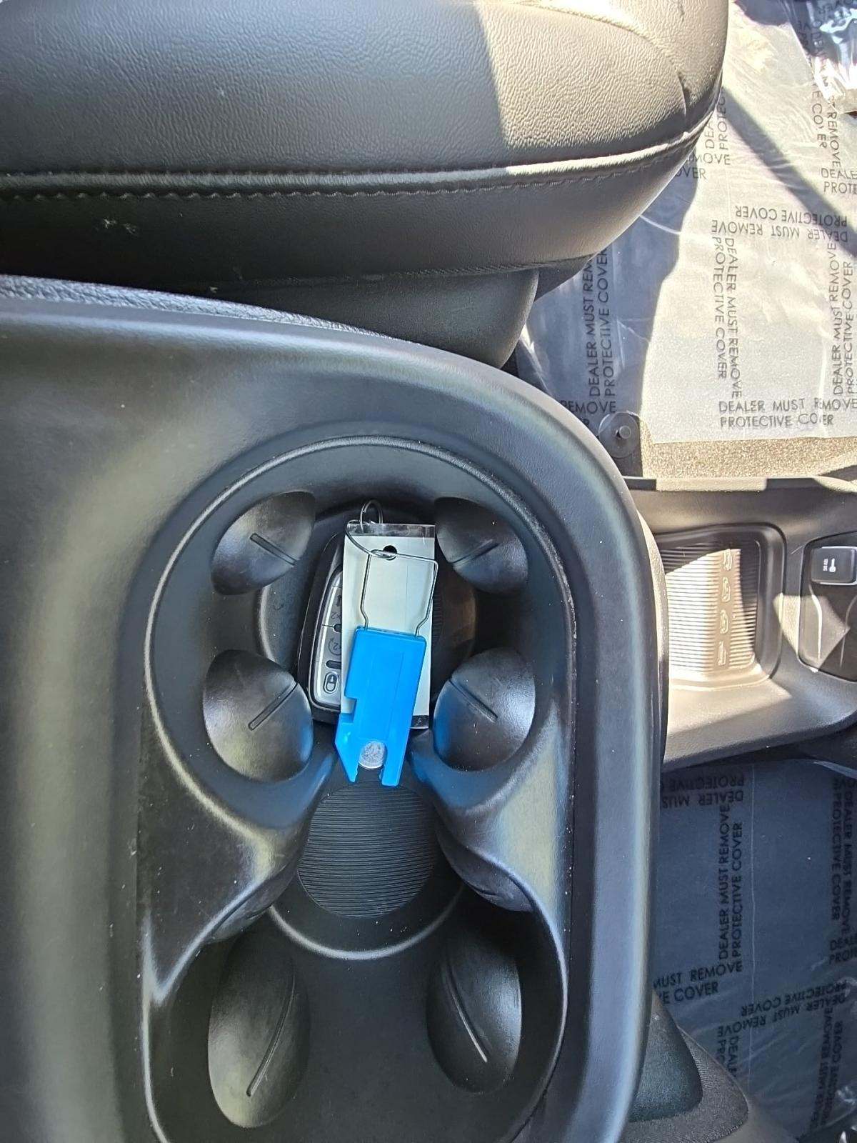 2025 Chrysler Pacifica Select FWD