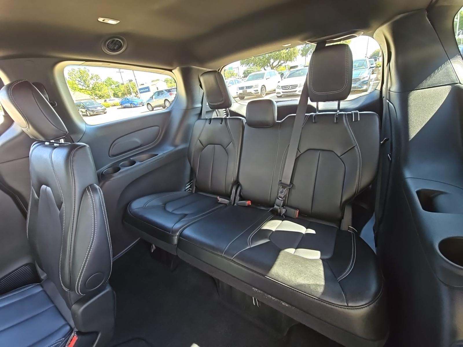 2025 Chrysler Pacifica Select FWD