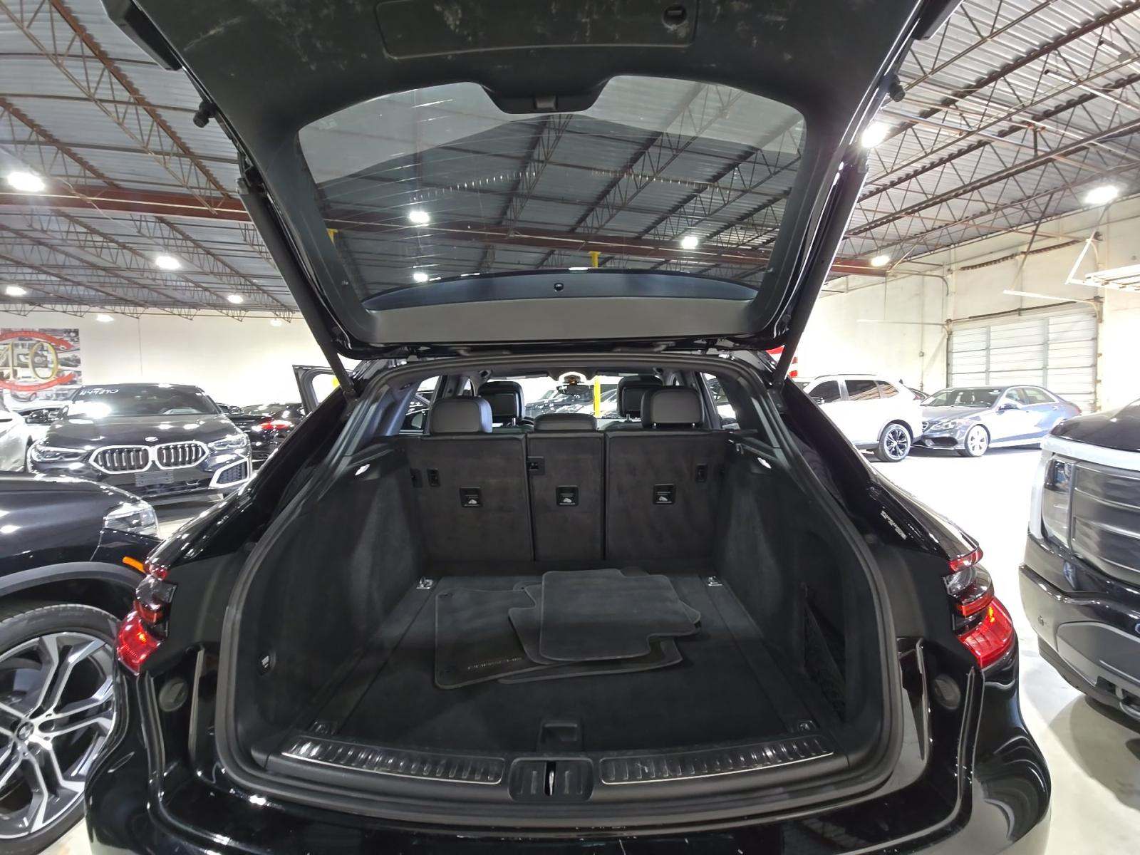 2018 Porsche Macan Base AWD