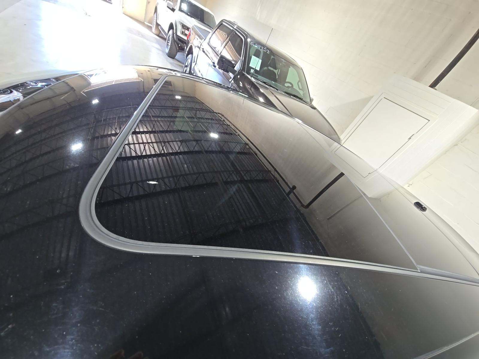 2018 Porsche Macan Base AWD