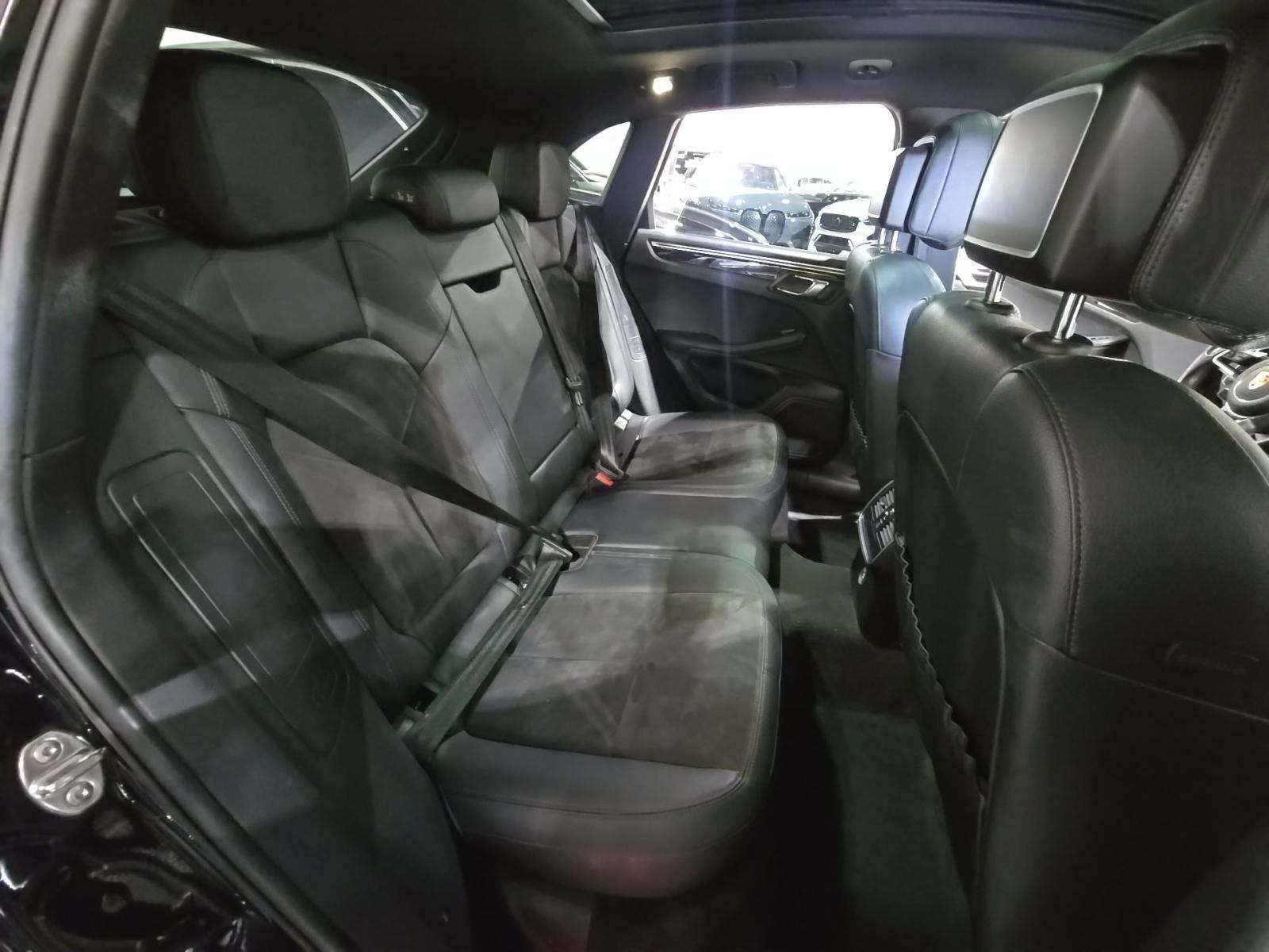 2018 Porsche Macan Base AWD