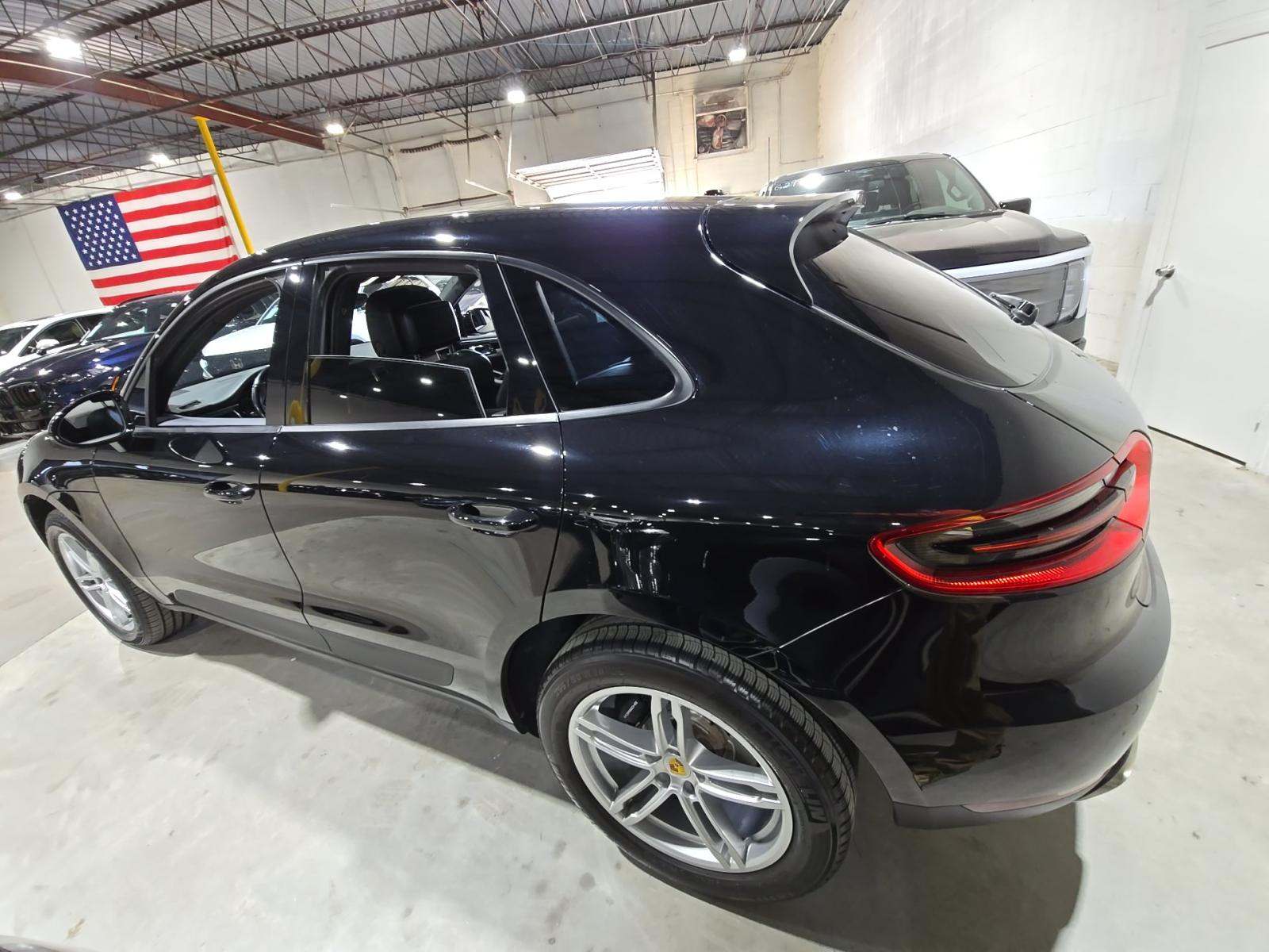 2018 Porsche Macan Base AWD