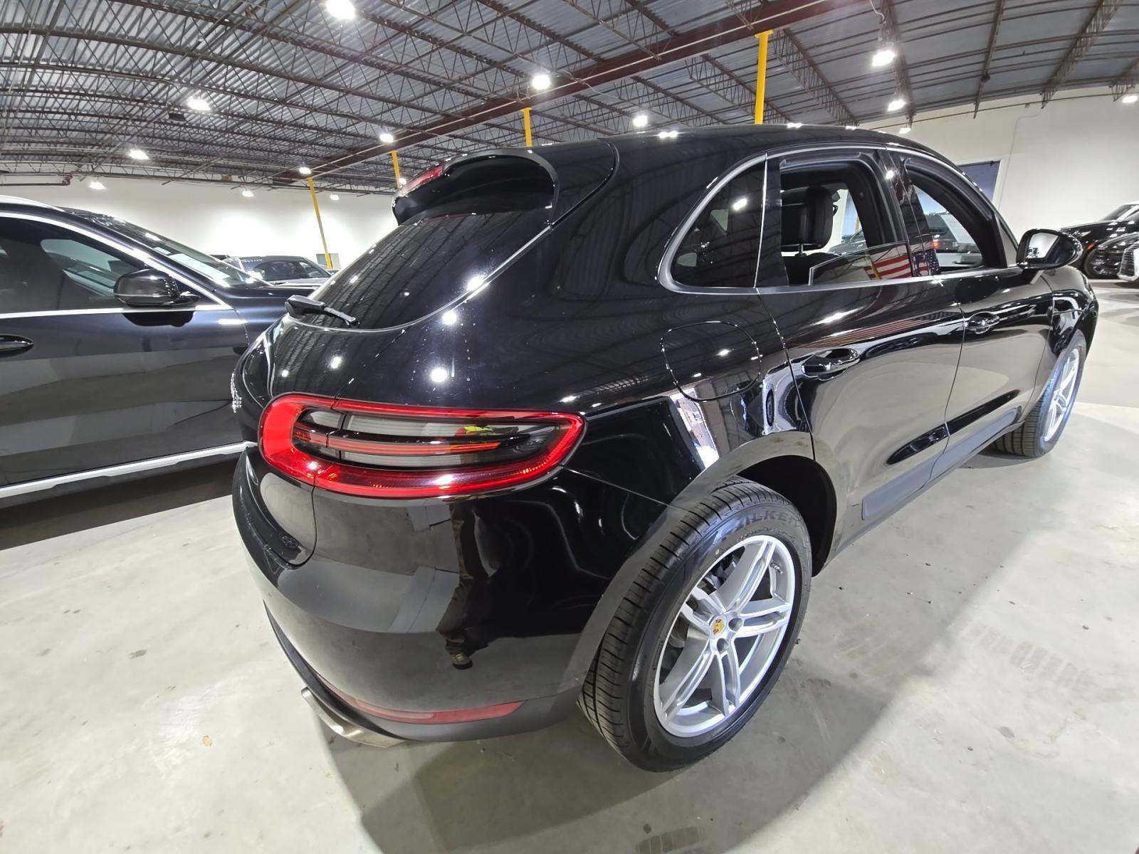 2018 Porsche Macan Base AWD