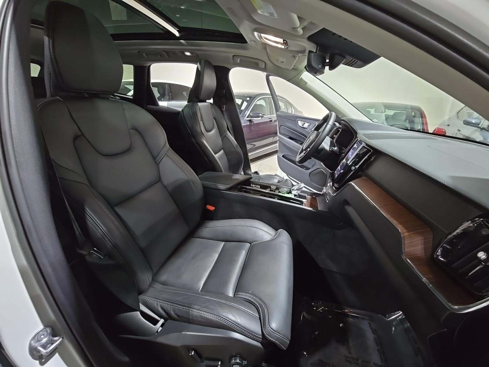 2023 Volvo XC60 B5 Ultimate FWD