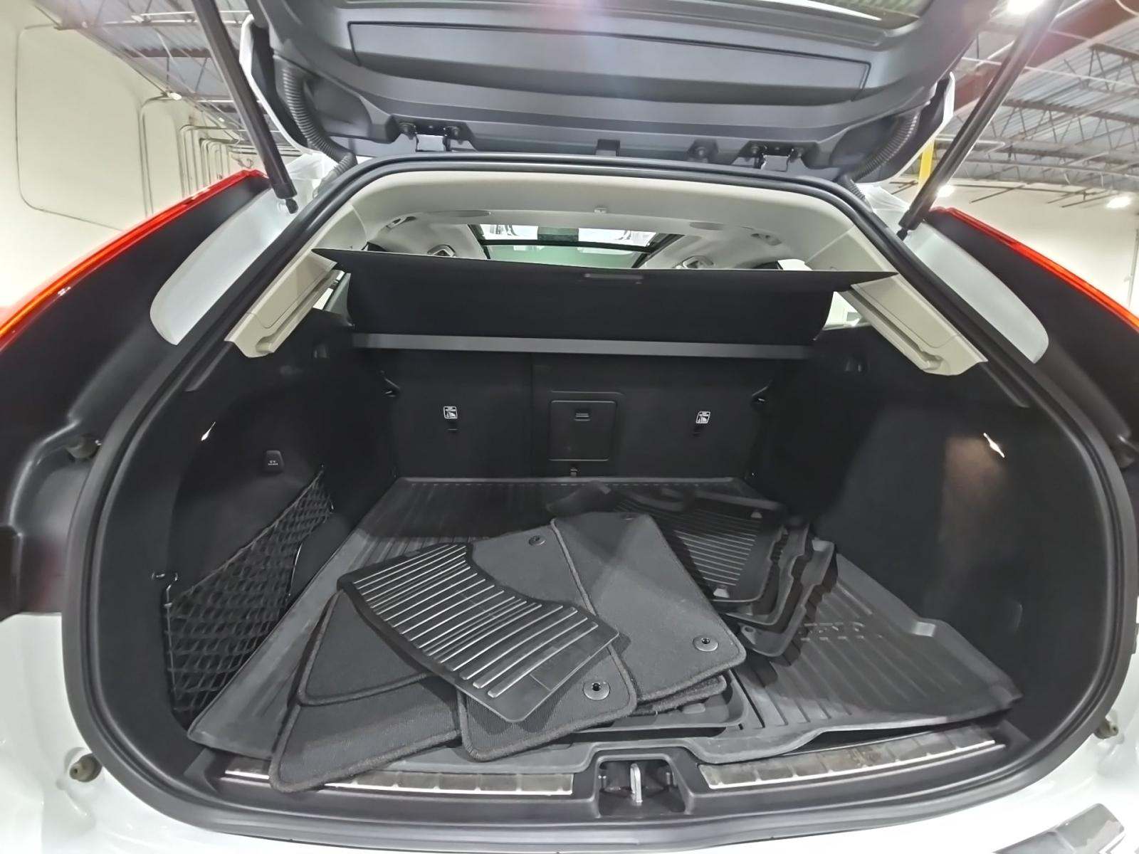 2023 Volvo XC60 B5 Ultimate FWD