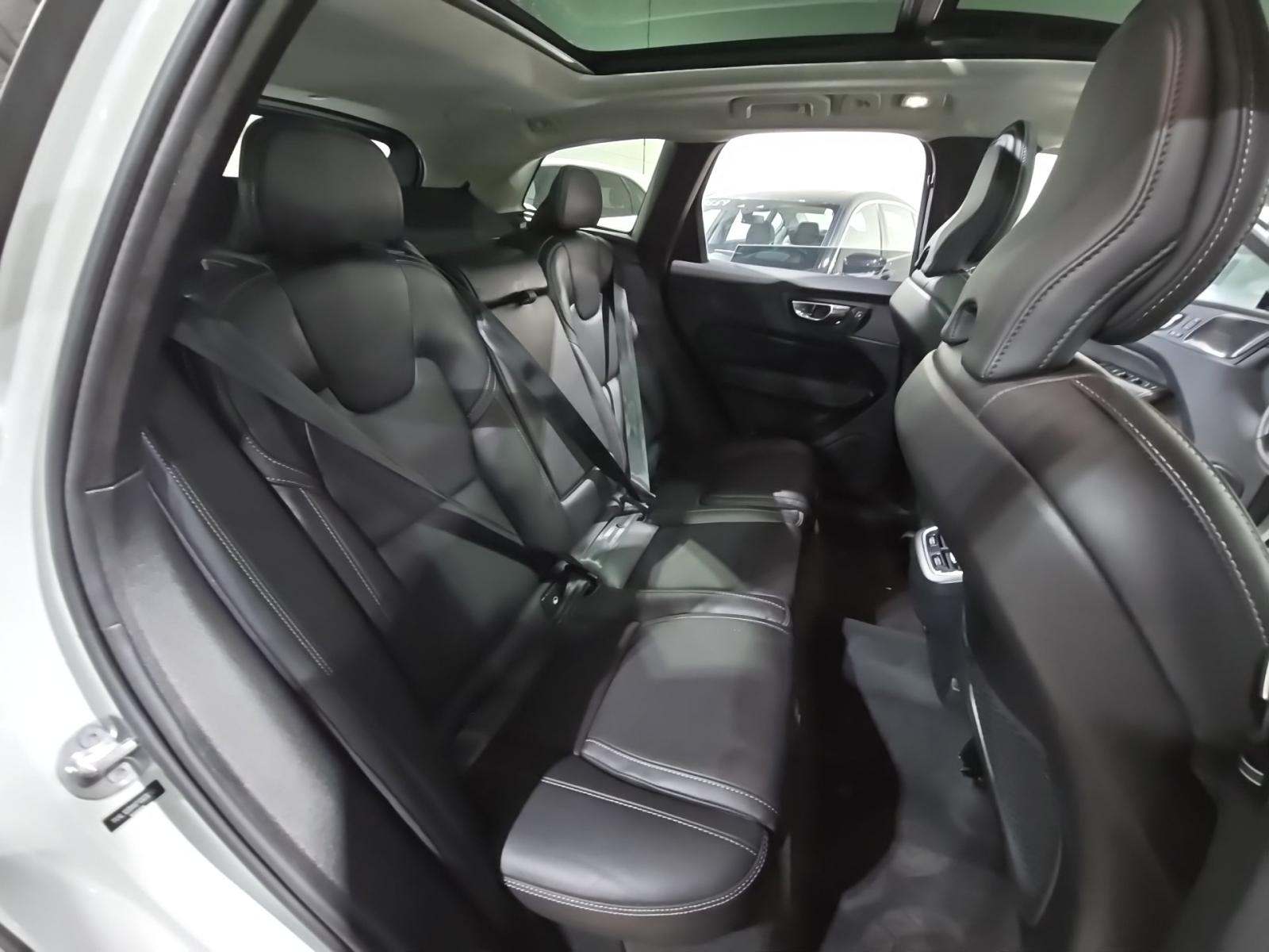 2023 Volvo XC60 B5 Ultimate FWD