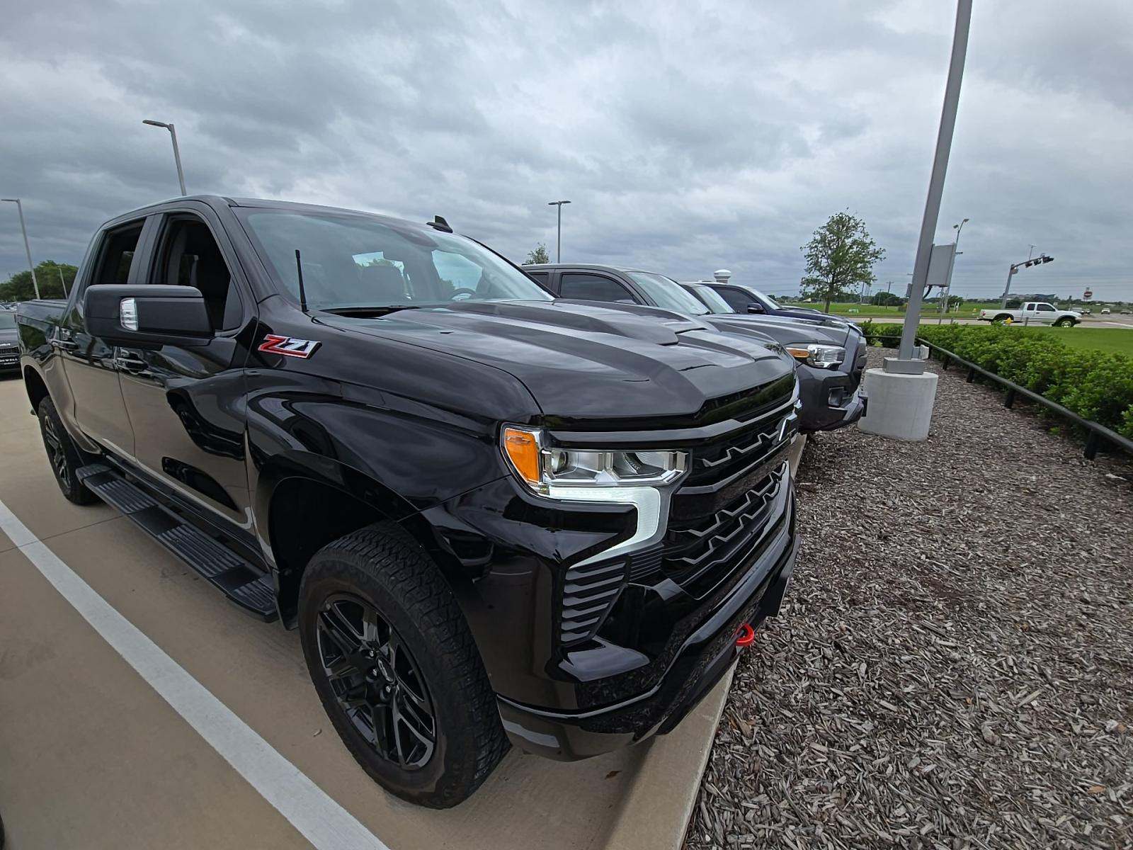 CHEVROLET SILVERADO - 4