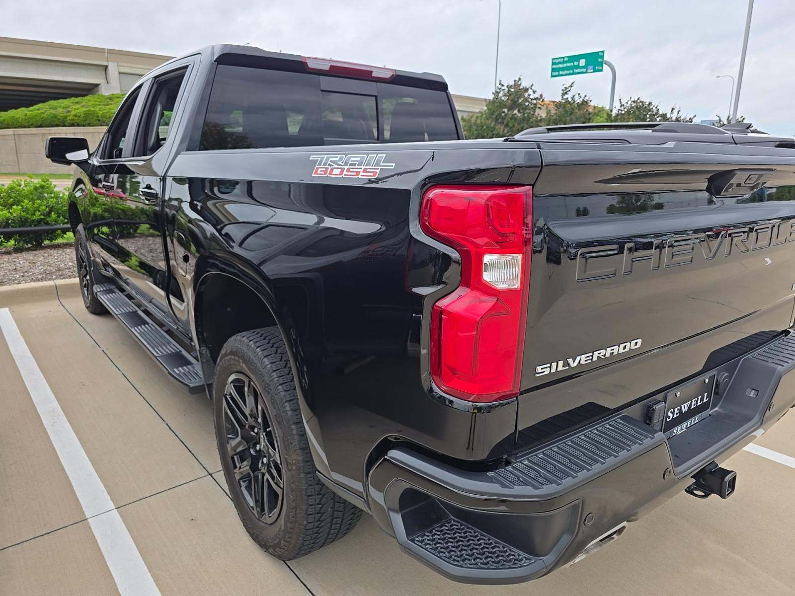 CHEVROLET SILVERADO - 2