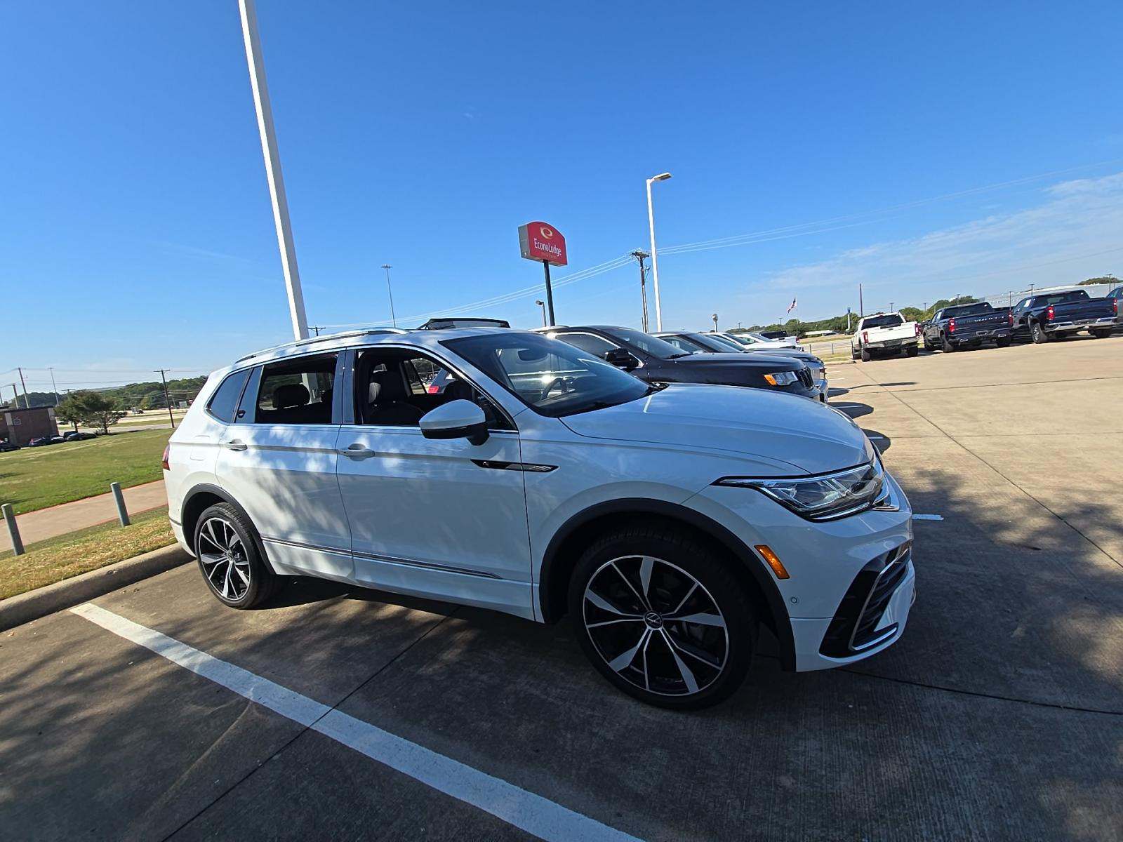 2022 Volkswagen Tiguan 2.0T SEL R-Line AWD