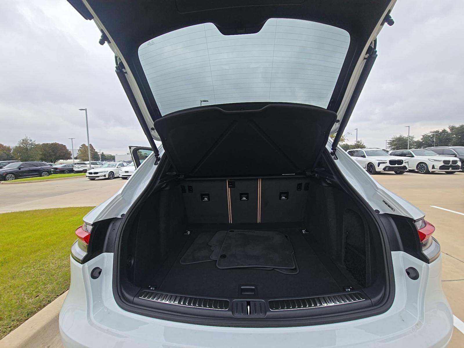 2025 Porsche Macan S AWD