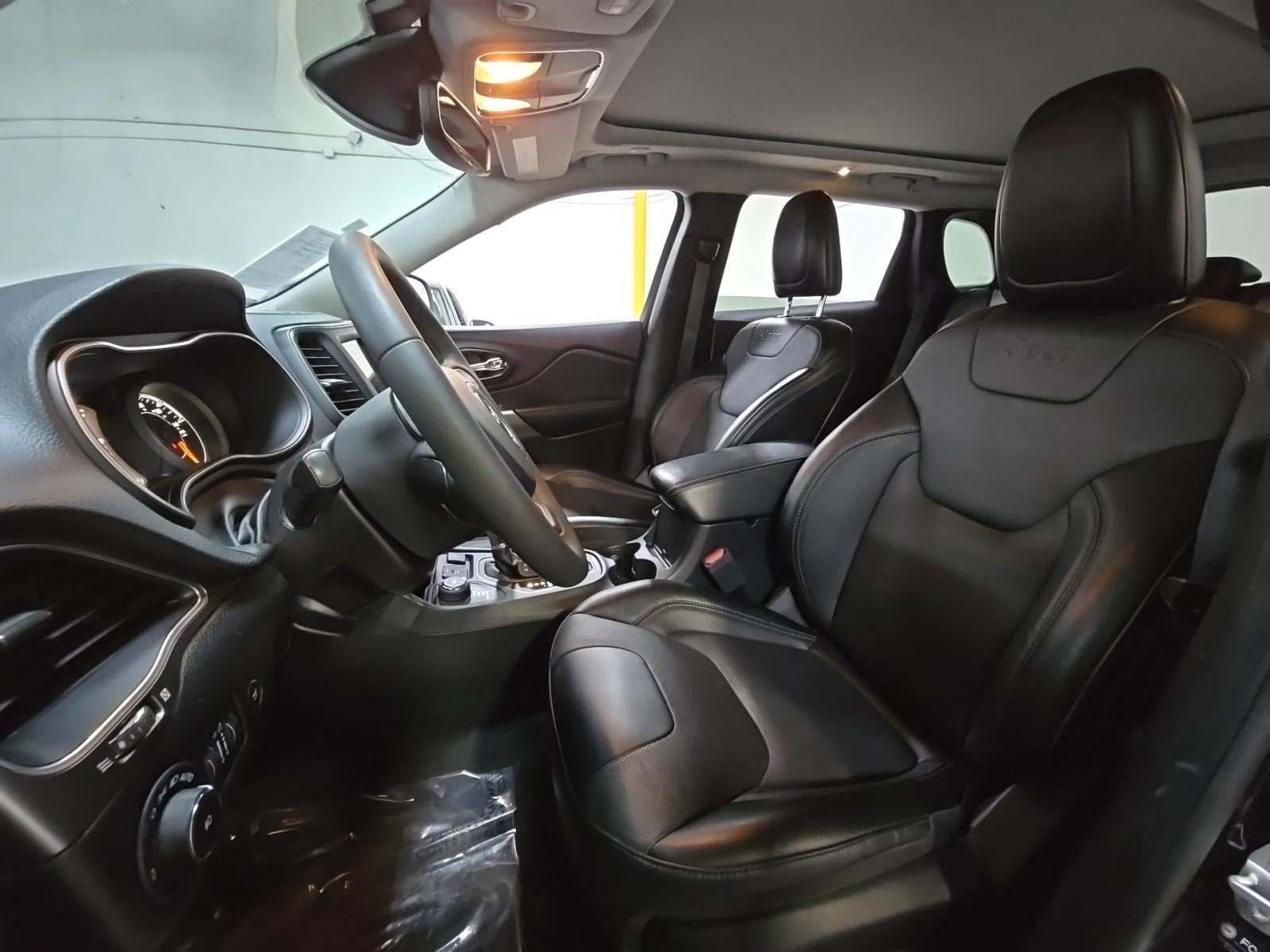 2022 Jeep Cherokee Latitude Lux AWD