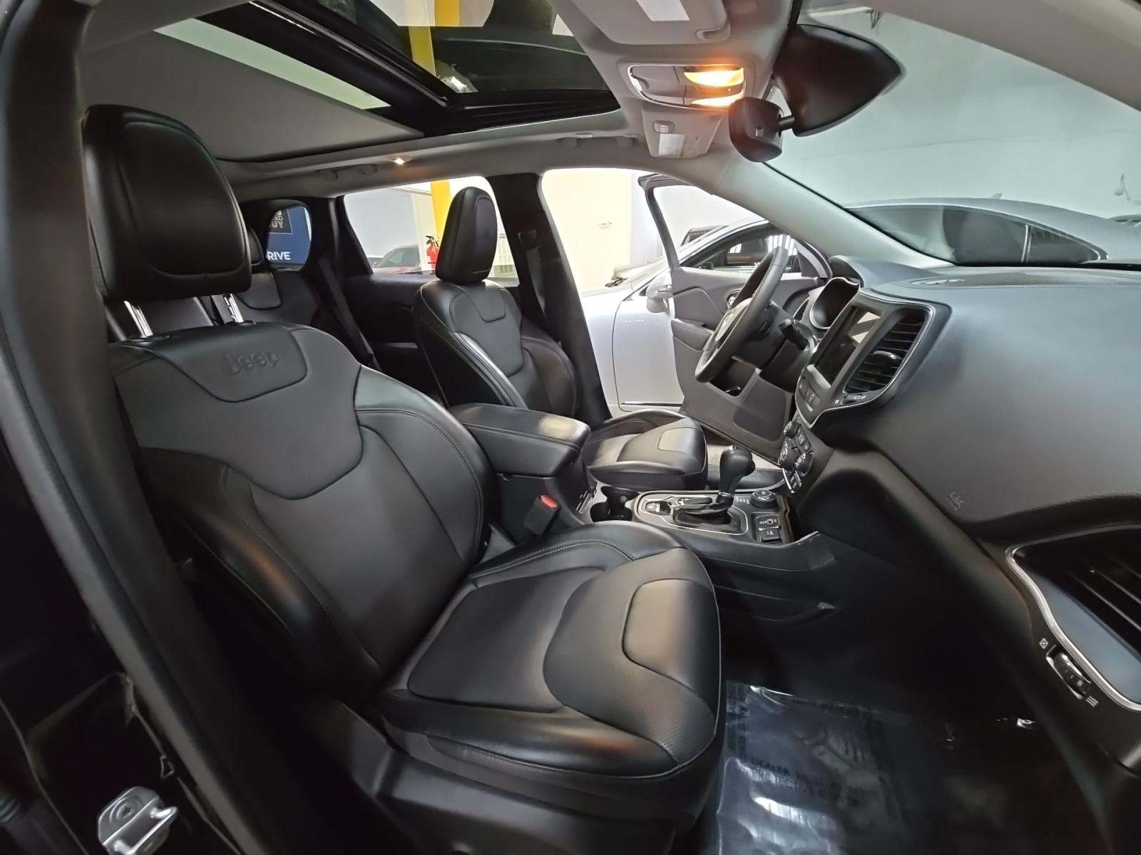 2022 Jeep Cherokee Latitude Lux AWD