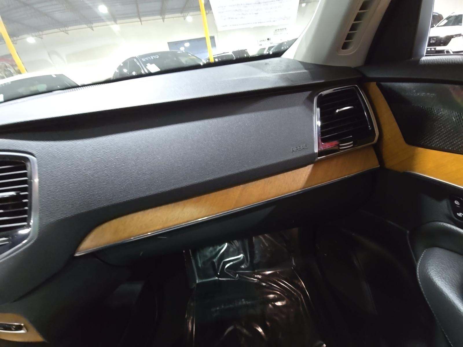 2021 Volvo XC90 Recharge T8 Inscription Expression AWD