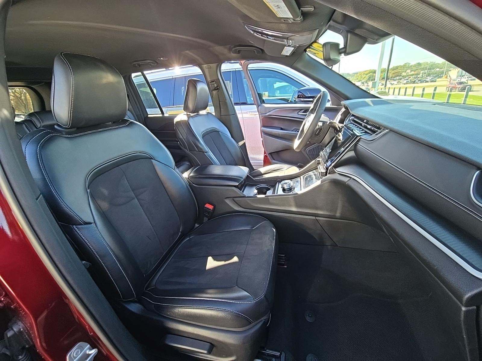 2024 Jeep Grand Cherokee Altitude AWD