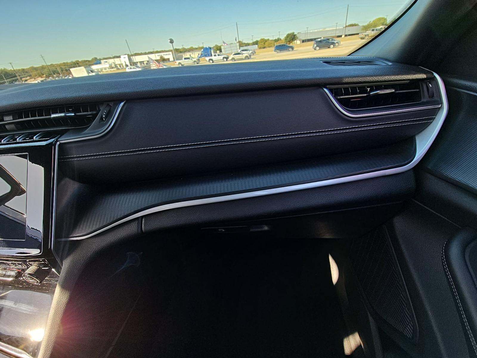 2024 Jeep Grand Cherokee Altitude AWD