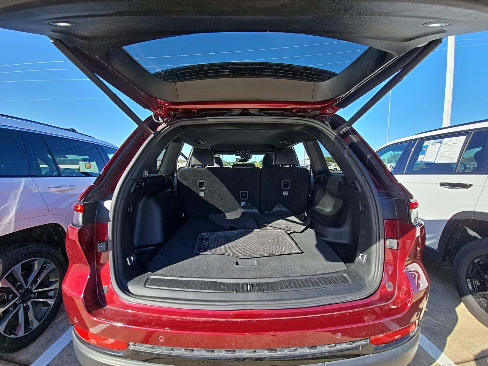 2024 Jeep Grand Cherokee Altitude AWD