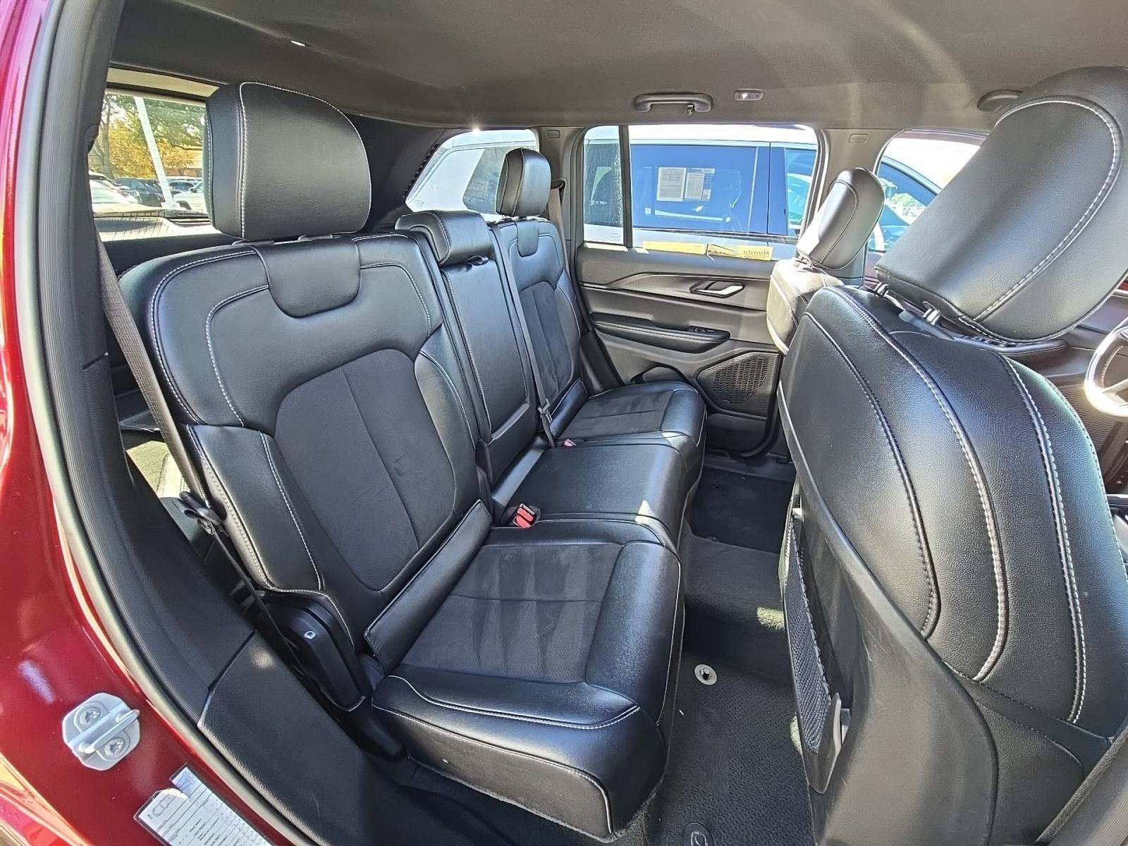 2024 Jeep Grand Cherokee Altitude AWD