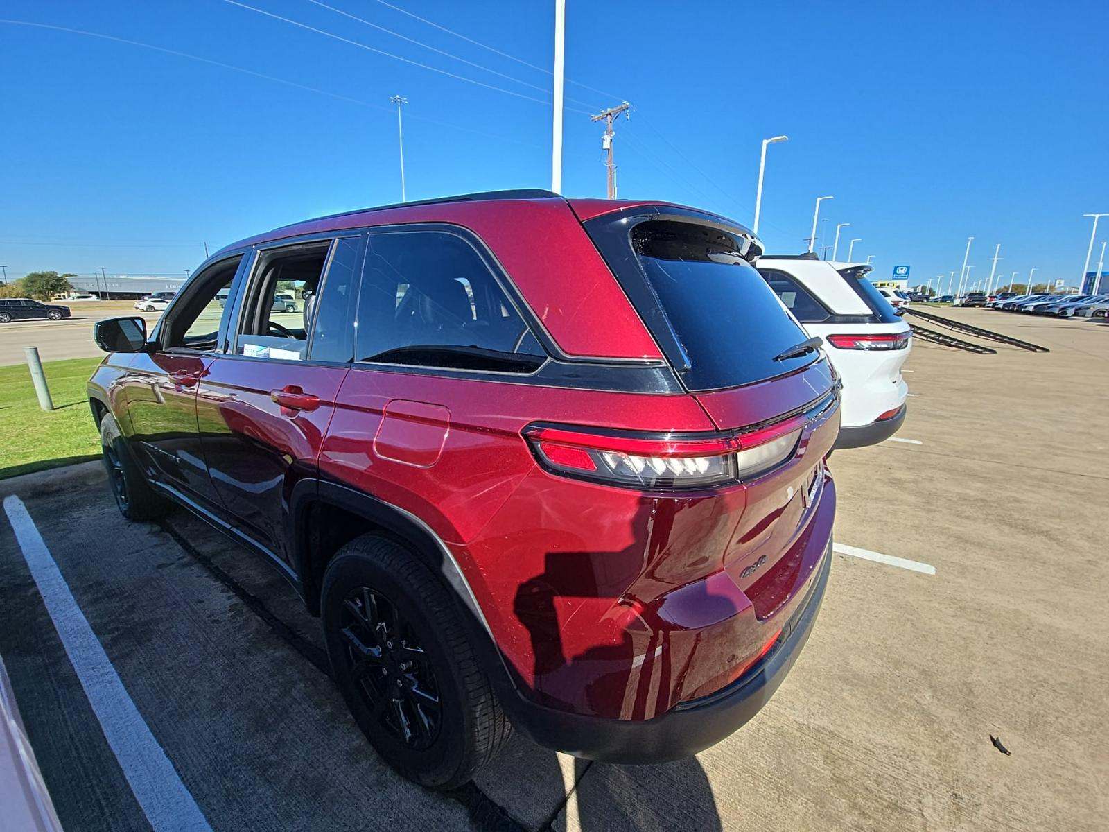 2024 Jeep Grand Cherokee Altitude AWD