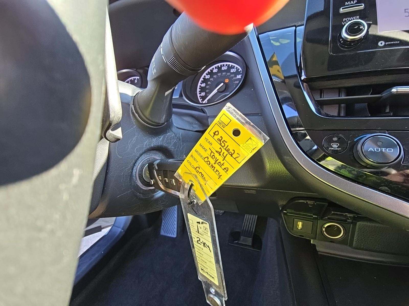 2024 Toyota Camry SE FWD