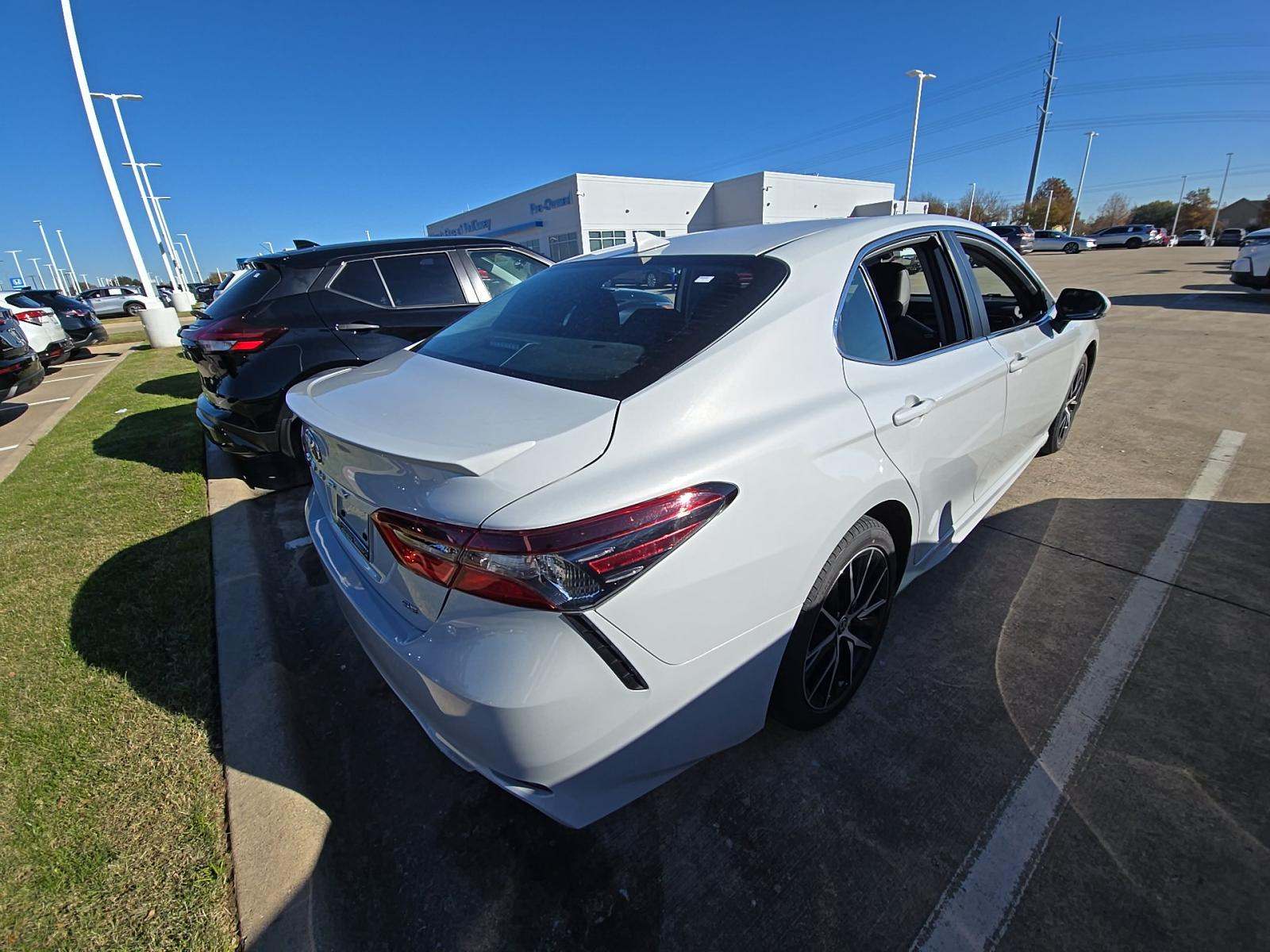 2024 Toyota Camry SE FWD