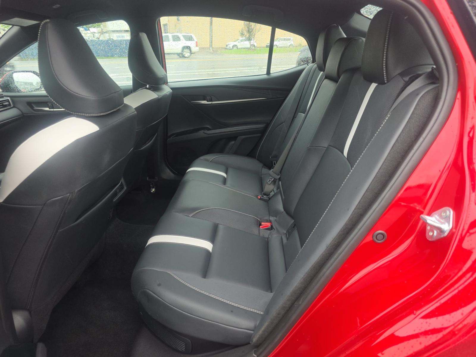 2026 Toyota Camry SE FWD