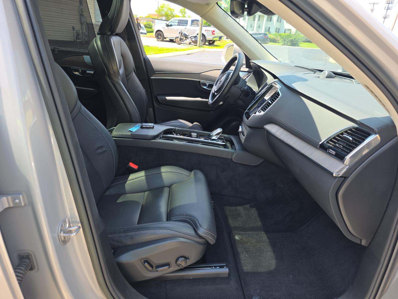 2023 Volvo XC90 B6 Ultimate AWD