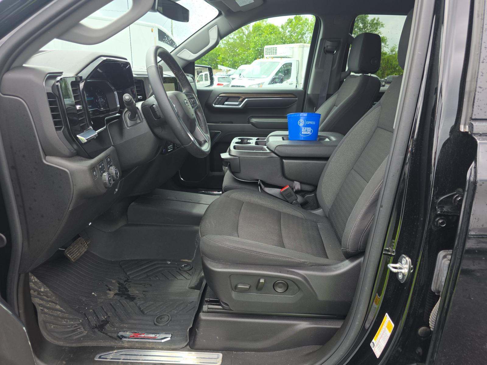 2024 Chevrolet Silverado 1500 RST AWD