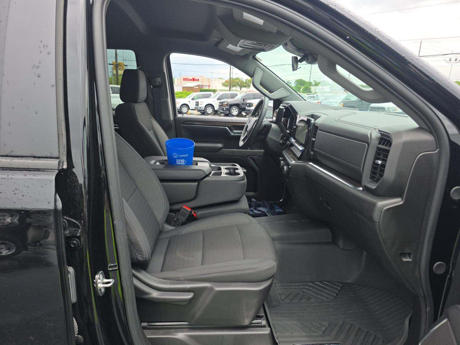 2024 Chevrolet Silverado 1500 RST AWD