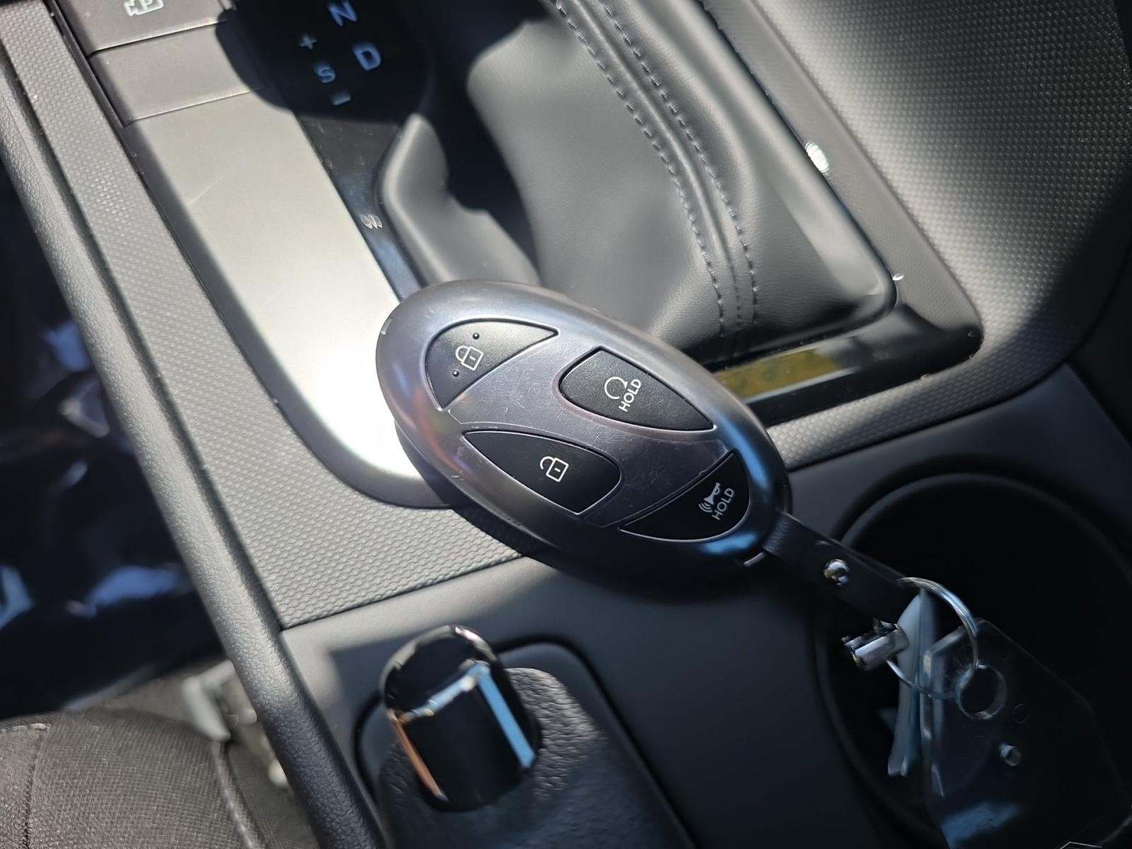 2025 Hyundai Elantra SEL Sport FWD