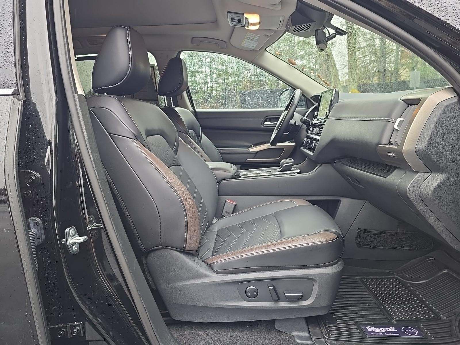 2024 Nissan Pathfinder Platinum FWD