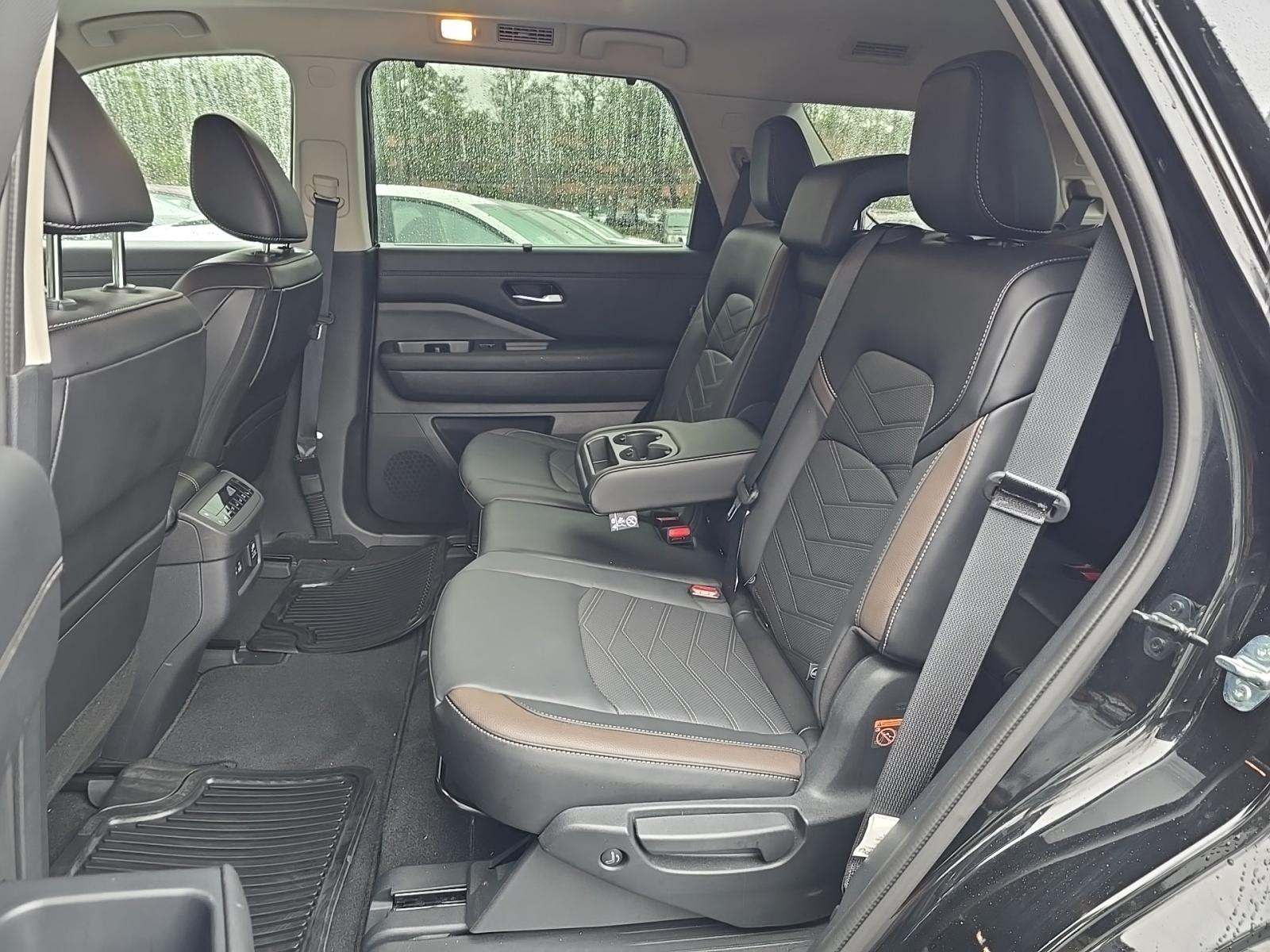 2024 Nissan Pathfinder Platinum FWD