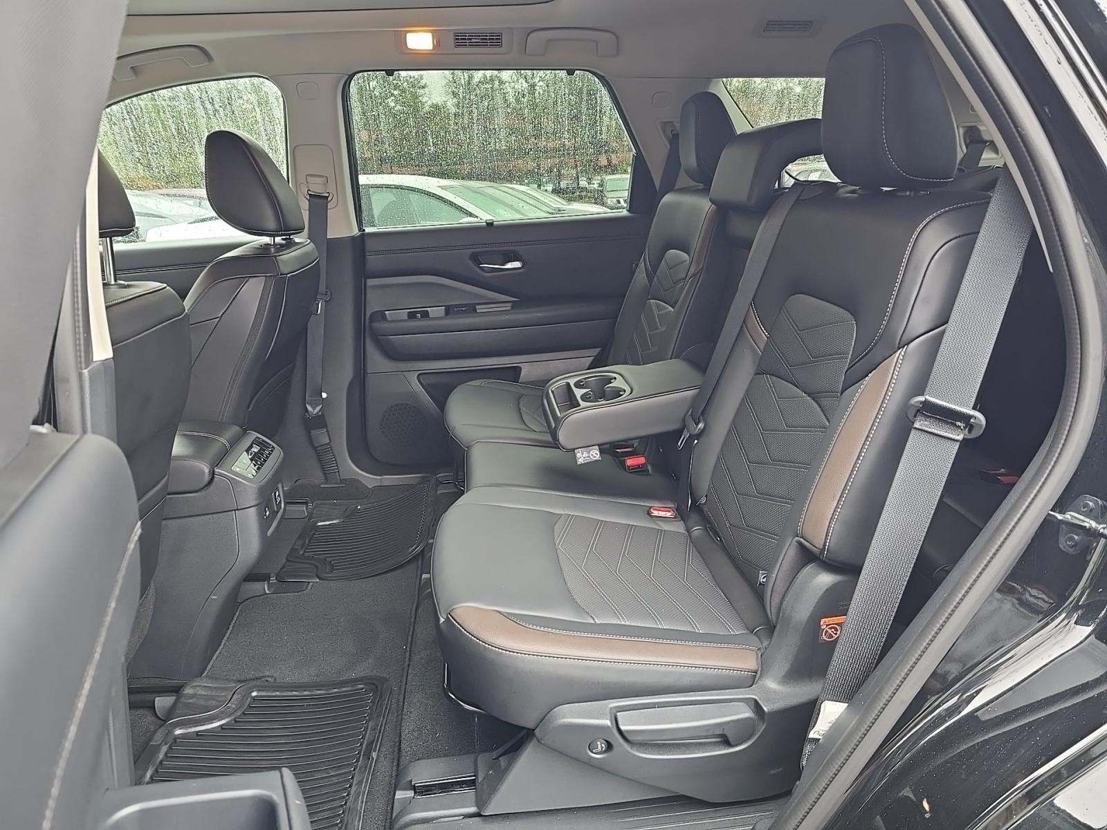 2024 Nissan Pathfinder Platinum FWD