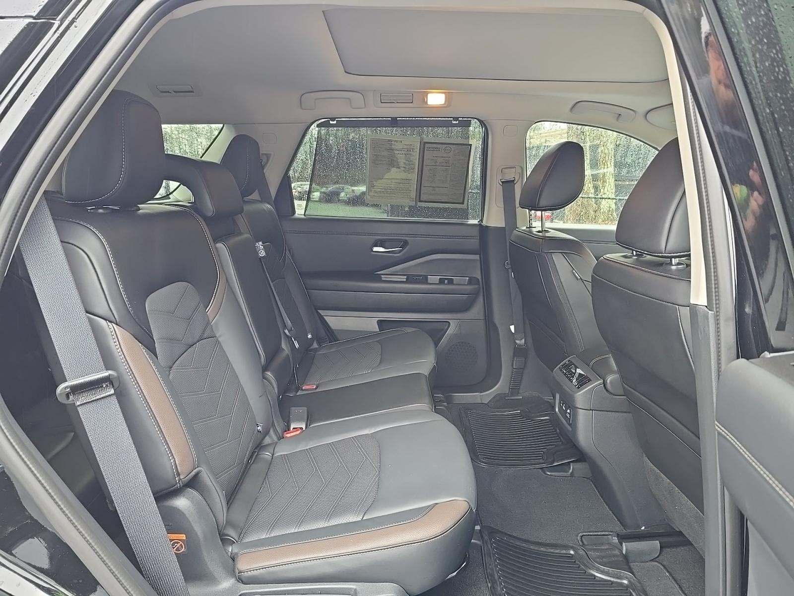 2024 Nissan Pathfinder Platinum FWD