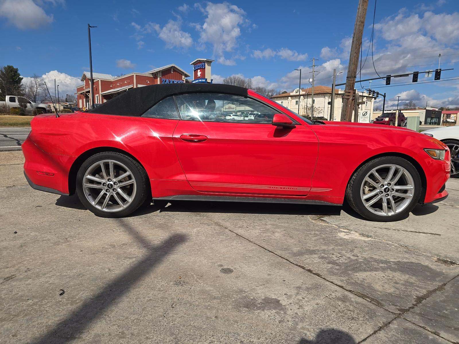 2017 Ford Mustang EcoBoost Premium RWD