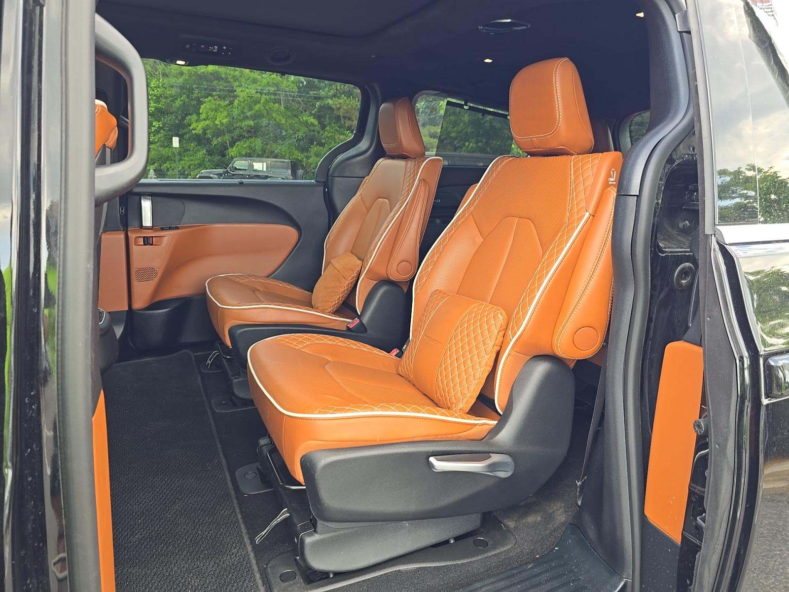 2024 Chrysler Pacifica Hybrid Pinnacle FWD