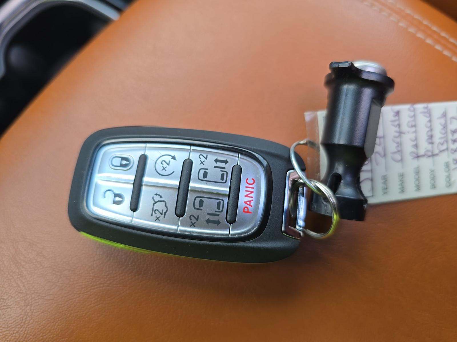 2024 Chrysler Pacifica Hybrid Pinnacle FWD
